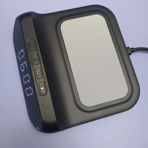 Часы настольные с функцией беспроводной зарядки и будильником